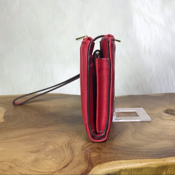 Michael Kors Double Zip Quilted Heart Wristlet - Picture 3 of 8